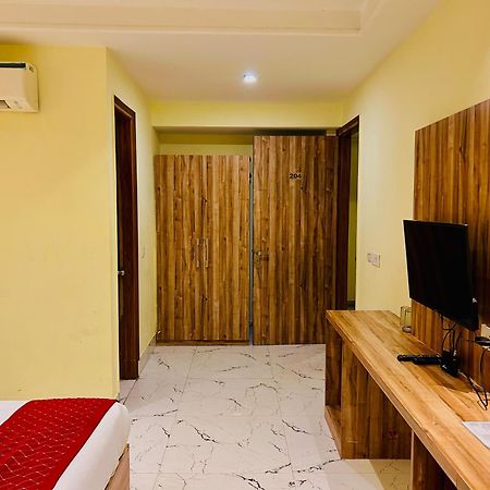Hotel Goodluck House Near Terminal 3 Igi Airport Neu-Delhi Exterior foto