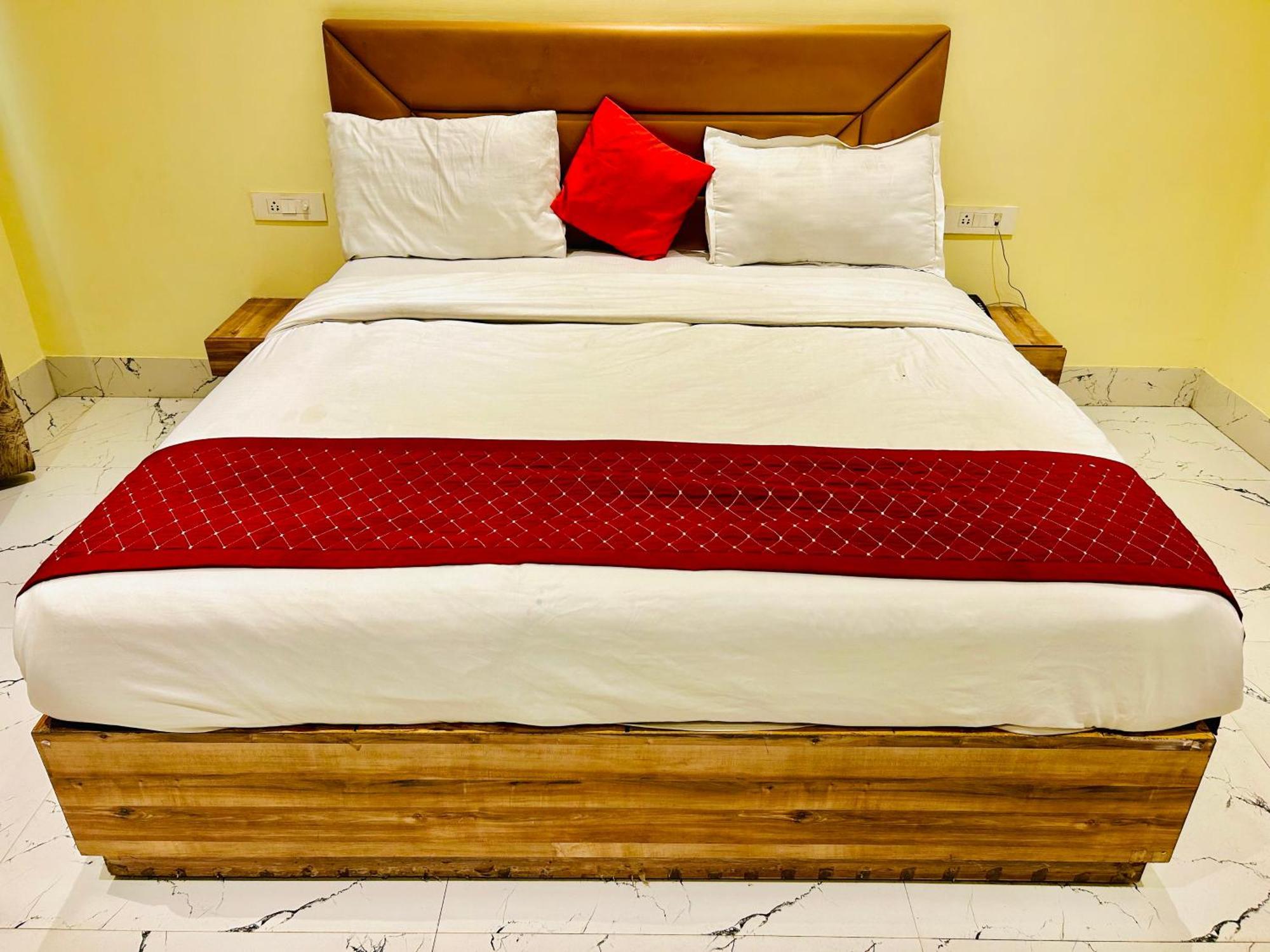 Hotel Goodluck House Near Terminal 3 Igi Airport Neu-Delhi Exterior foto