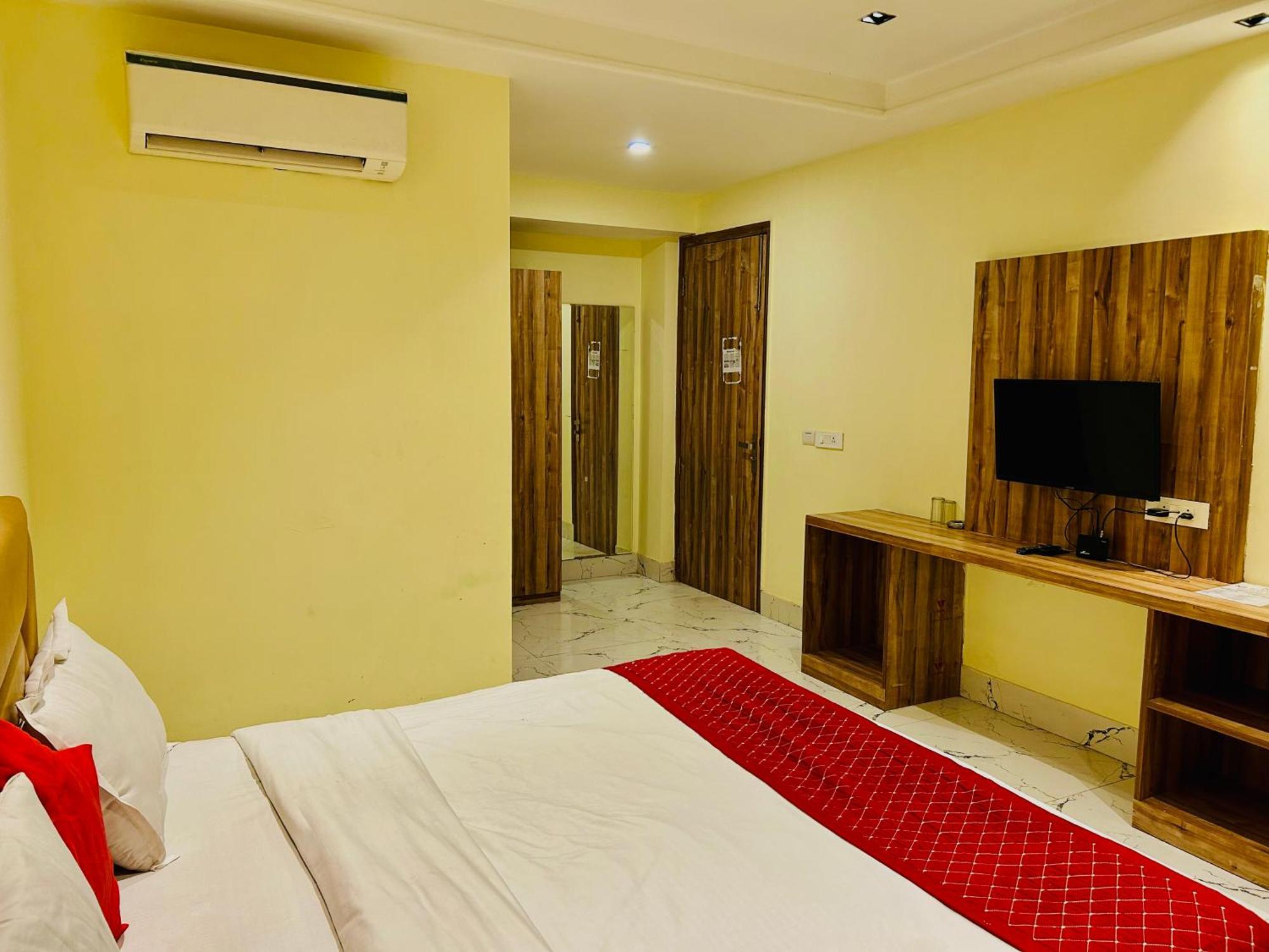 Hotel Goodluck House Near Terminal 3 Igi Airport Neu-Delhi Exterior foto
