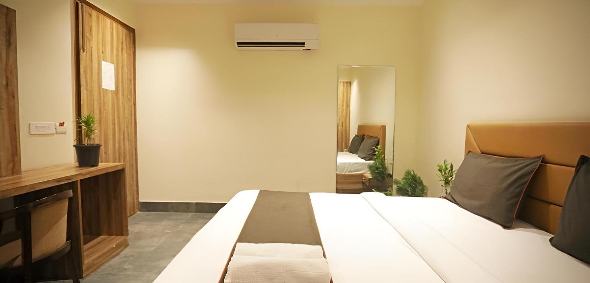 Hotel Goodluck House Near Terminal 3 Igi Airport Neu-Delhi Exterior foto